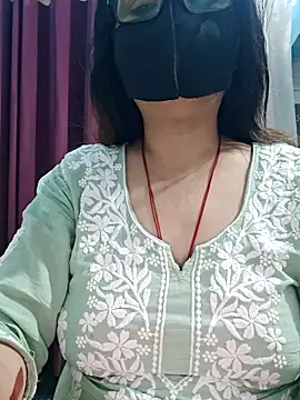 Aishwaryaa 69 online show from 04/08/26, 02:33