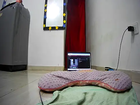 liam-65 online show from 11/18/25, 11:47