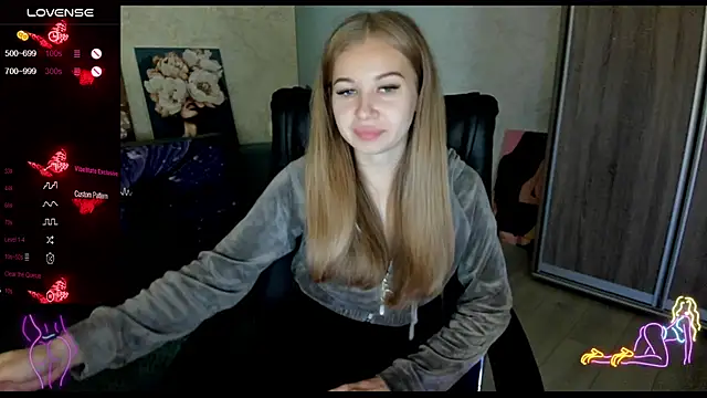  NigoNika online show from 11/06/25, 11:33