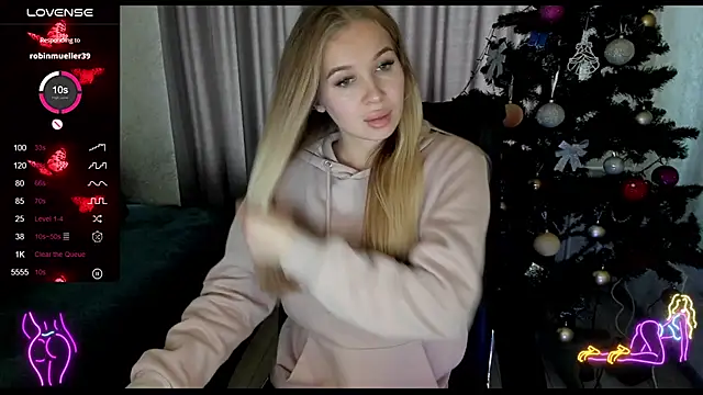  NigoNika online show from 12/14/25, 12:10