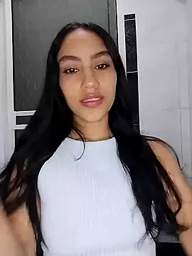 Snapshot of pleasure_and_fantasy chatting on 12/31/24, 05:18 pleasure and fantasy online show from 12/31/24, 05:18