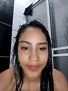 Snapshot of pleasure_and_fantasy chatting on 01/18/25, 11:33 pleasure and fantasy online show from 01/18/25, 11:33