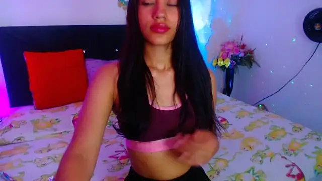 Snapshot of pleasure_and_fantasy chatting on 01/24/25, 10:19 pleasure and fantasy online show from 01/24/25, 10:19