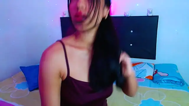 Snapshot of pleasure_and_fantasy chatting on 02/11/25, 10:37 pleasure and fantasy online show from 02/11/25, 10:37