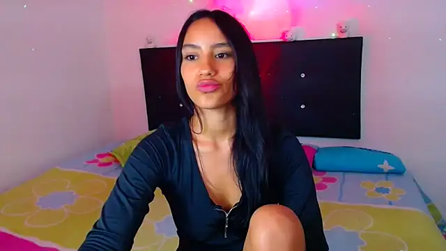 Snapshot of pleasure_and_fantasy chatting on 02/11/25, 11:12 pleasure and fantasy online show from 02/11/25, 11:12