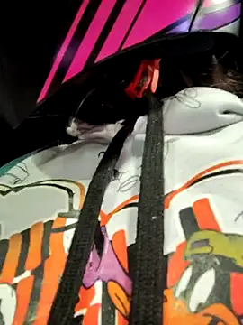 Snapshot of pleasure_and_fantasy chatting on 02/26/25, 12:16 pleasure and fantasy online show from 02/26/25, 12:16