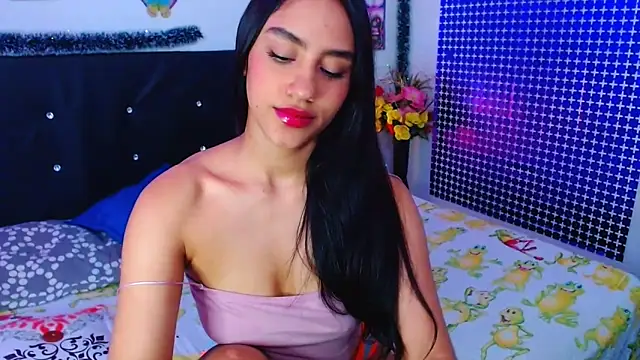 Snapshot of pleasure_and_fantasy chatting on 03/21/25, 06:51 pleasure and fantasy online show from 03/21/25, 06:51