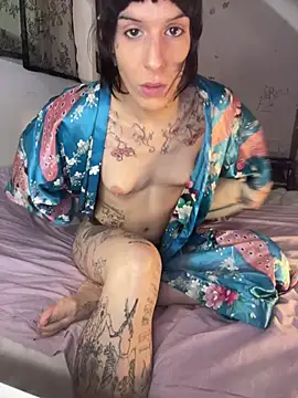 giuli zerozero online show from 04/21/26, 03:50