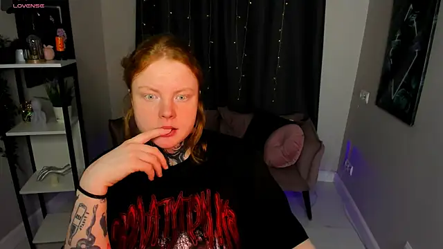 Cassie xKiss online show from 11/15/25, 08:49