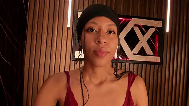 Kloe Suarez  online show from 02/02/25, 10:02