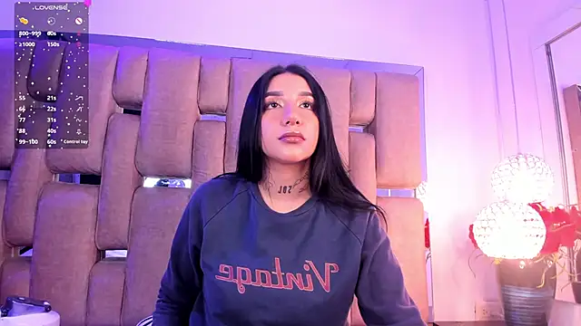 Leiaa  online show from 12/03/24, 05:20