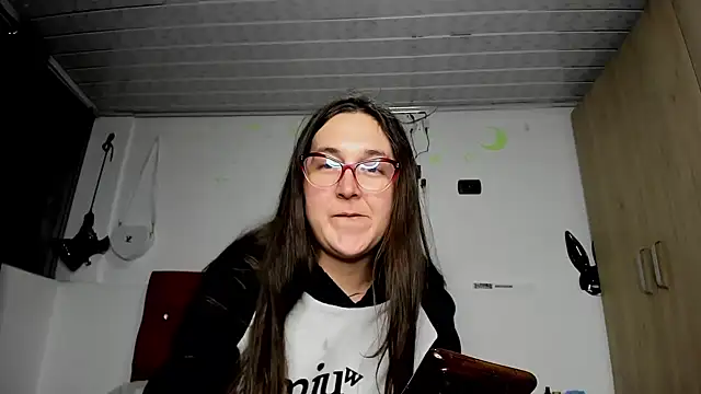 Sweet-Suck69 online show from 01/02/25, 11:27