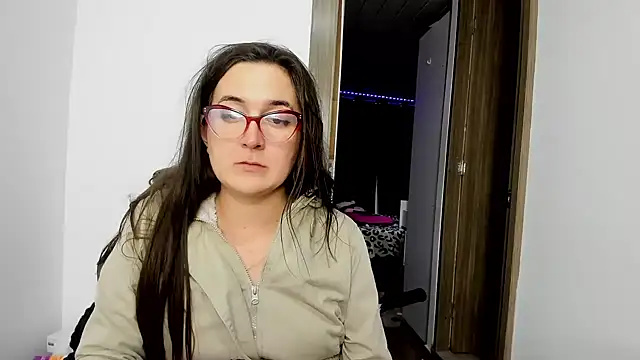 Sweet-Suck69 online show from 02/11/25, 02:57