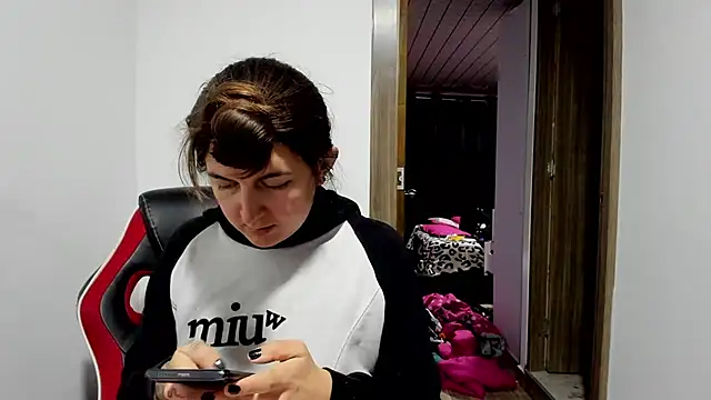 Sweet-Suck69 online show from 02/19/25, 04:44