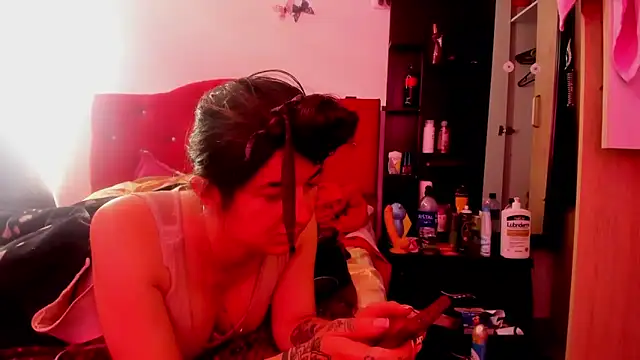 Sweet-Suck69 online show from 11/18/25, 04:22