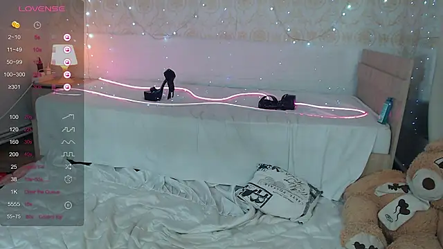 Snapshot of Alice_here chatting on 02/27/25, 11:15 Alice here online show from 02/27/25, 11:15