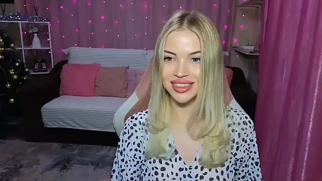 EmmyMills online show from 12/05/24, 06:44