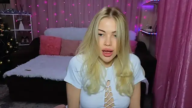 EmmyMills online show from 12/08/24, 09:19