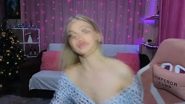 EmmyMills online show from 12/13/24, 10:23