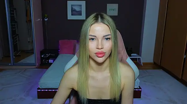 EmmyMills online show from 01/19/25, 08:51