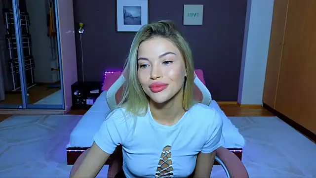 EmmyMills online show from 01/24/25, 10:08