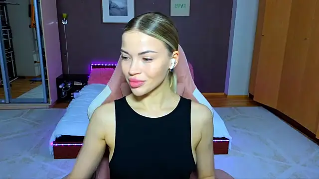 EmmyMills online show from 01/27/25, 10:38