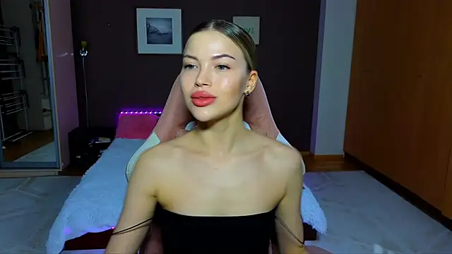 EmmyMills online show from 02/23/25, 10:20