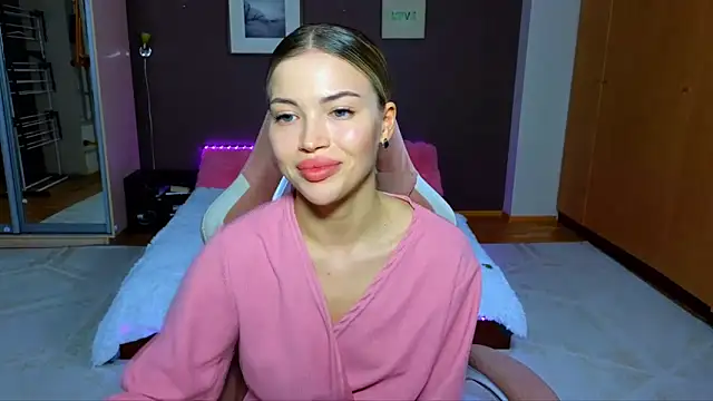 EmmyMills online show from 02/24/25, 01:24