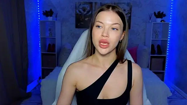 EmmyMills online show from 06/01/26, 08:32