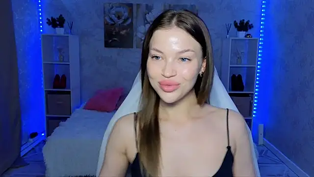 EmmyMills online show from 06/14/26, 03:58