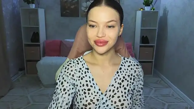 EmmyMills online show from 07/14/26, 12:46