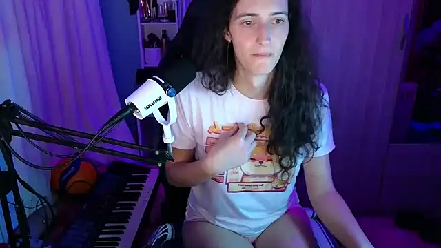 MemiKouki online show from 11/28/25, 05:37