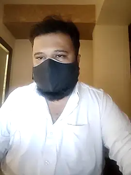 Hunk-Hand6 online show from 12/19/25, 05:42