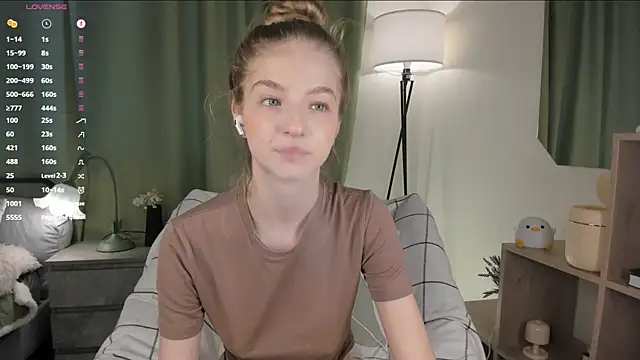 Snapshot of YuNabif chatting on 10/15/25, 07:08 YuNabif online show from 10/15/25, 07:08