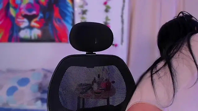 Snapshot of BellaHarllow chatting on 12/05/24, 02:20 BellaHarllow online show from 12/05/24, 02:20