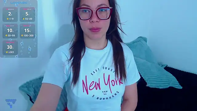 SharonR1 online show from 11/17/25, 07:52