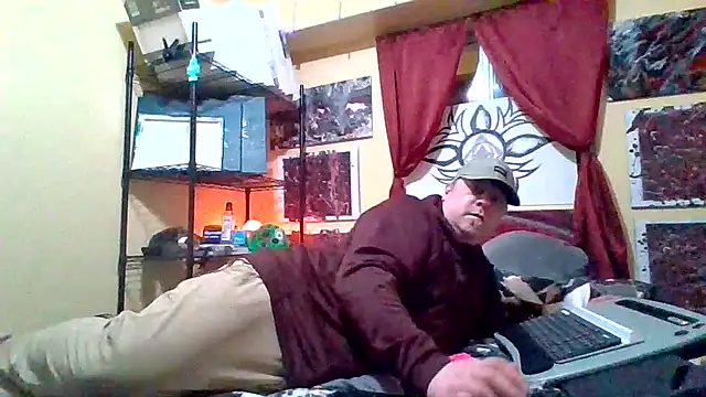 Mic Oxinner online show from 11/21/25, 05:50