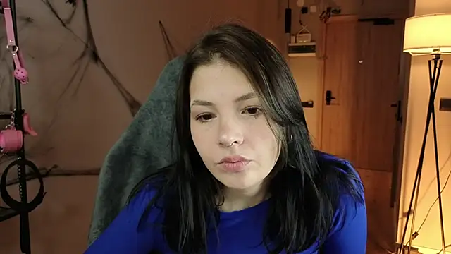 AnnaTrueno online show from 11/05/25, 06:30