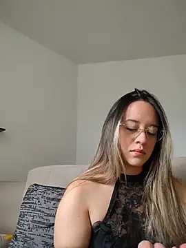 Snapshot of Dani_javi chatting on 06/15/26, 05:04 Dani javi online show from 06/15/26, 05:04