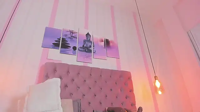 Sophia turneer online show from 02/05/25, 08:32