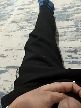 Snapshot of ssikerek23 chatting on 11/26/25, 01:39 ssikerek23 online show from 11/26/25, 01:39