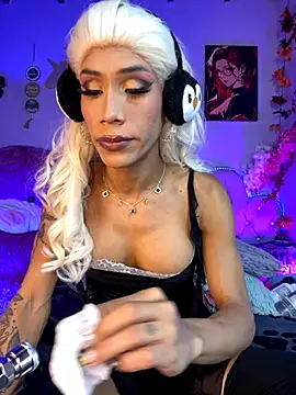 Alexa Chanell Oficial online show from 10/28/25, 11:40