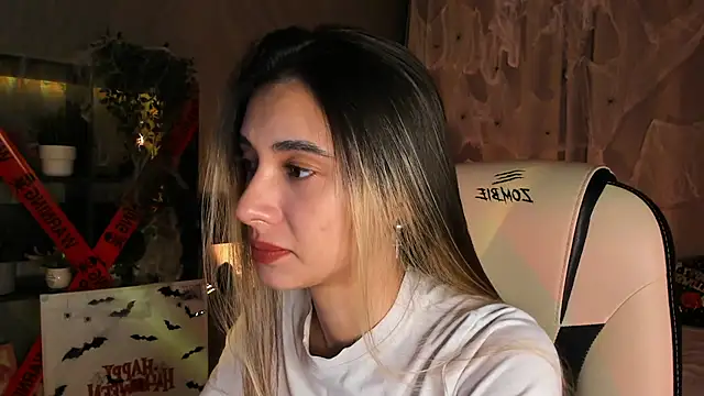 DarlaLike online show from 10/26/25, 03:34