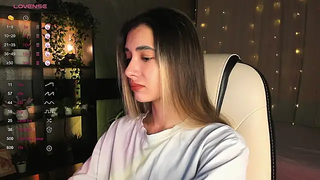 DarlaLike online show from 11/16/25, 03:45