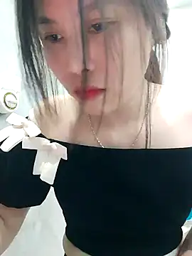 Lien-Yeu online show from 02/18/25, 02:49