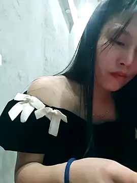 Lien-Yeu online show from 02/18/25, 05:53