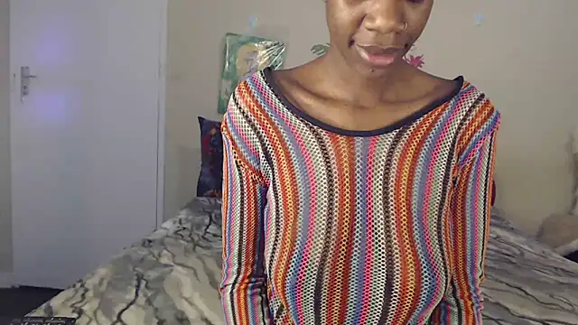 Blacktittiex02 online show from 11/18/25, 04:44