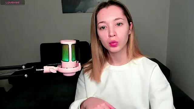 MiaThaine online show from 01/06/25, 12:57