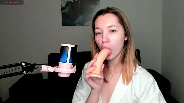 MiaThaine online show from 01/10/25, 01:10