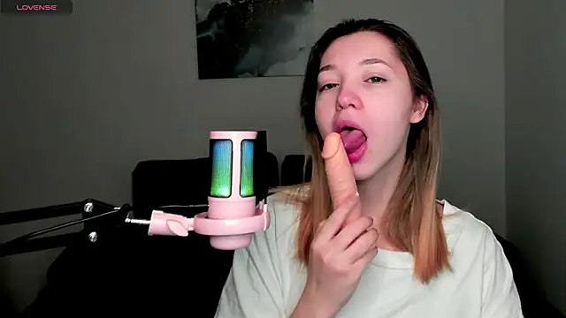 MiaThaine online show from 01/15/25, 01:34